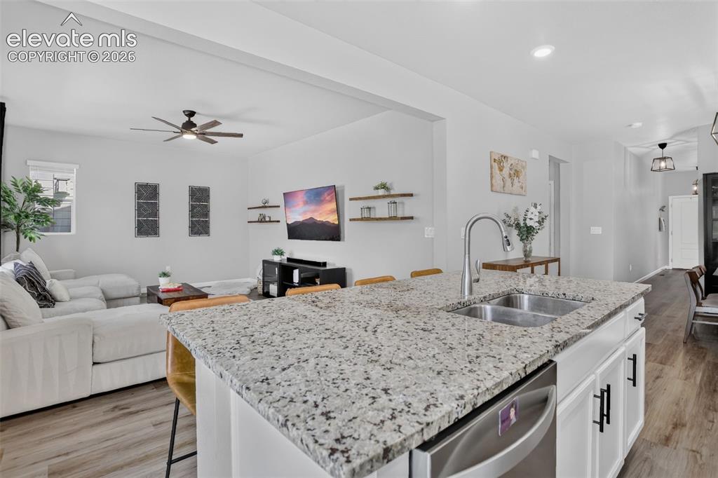 Image 13 of 44: Kitchen