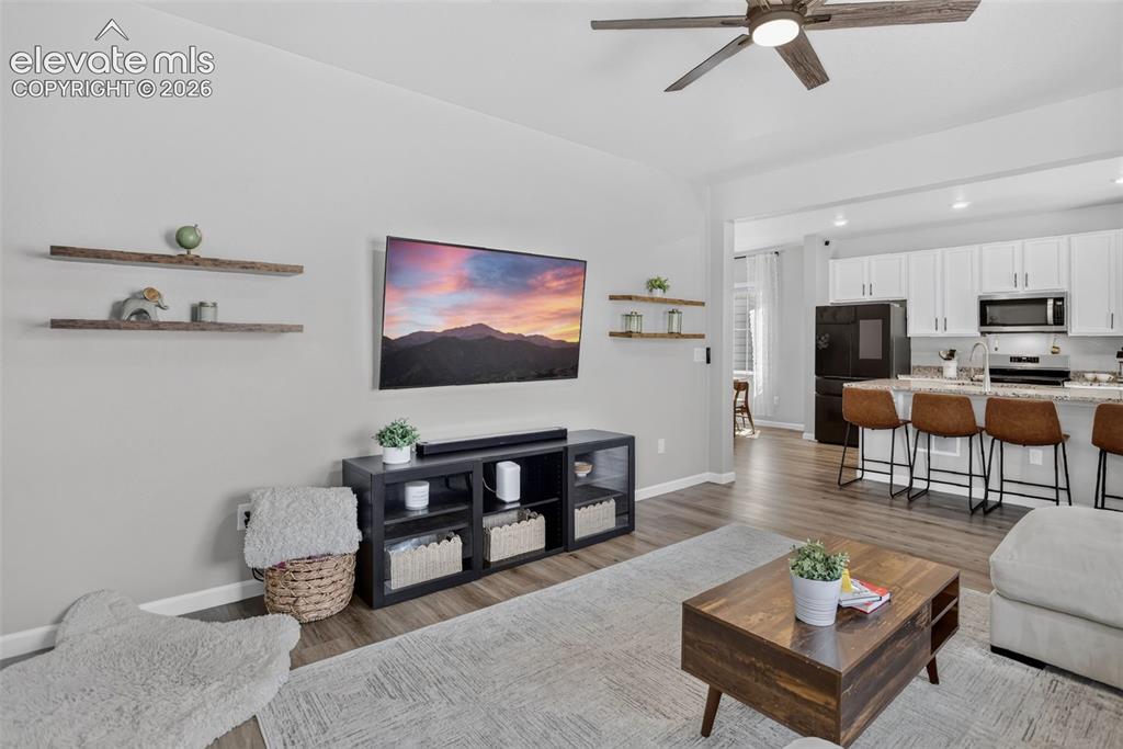 Image 18 of 44: Living Room