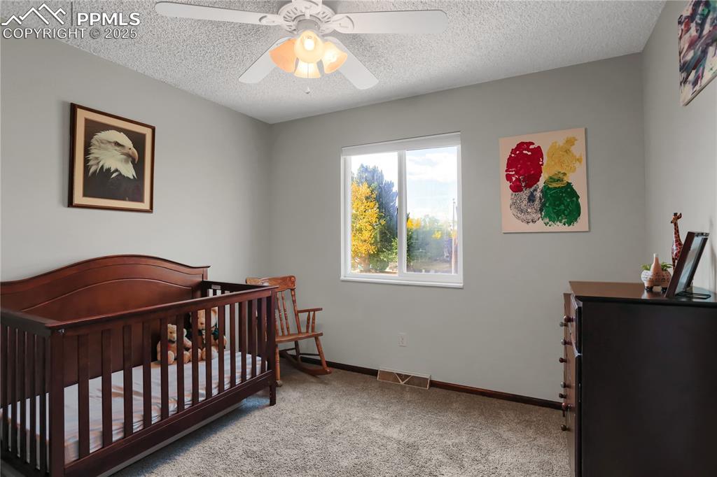 Image 26 of 34: Bedroom