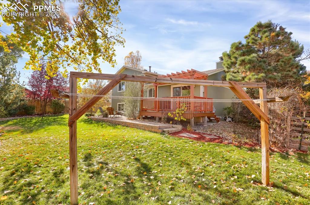 Image 33 of 34: Back of Structure