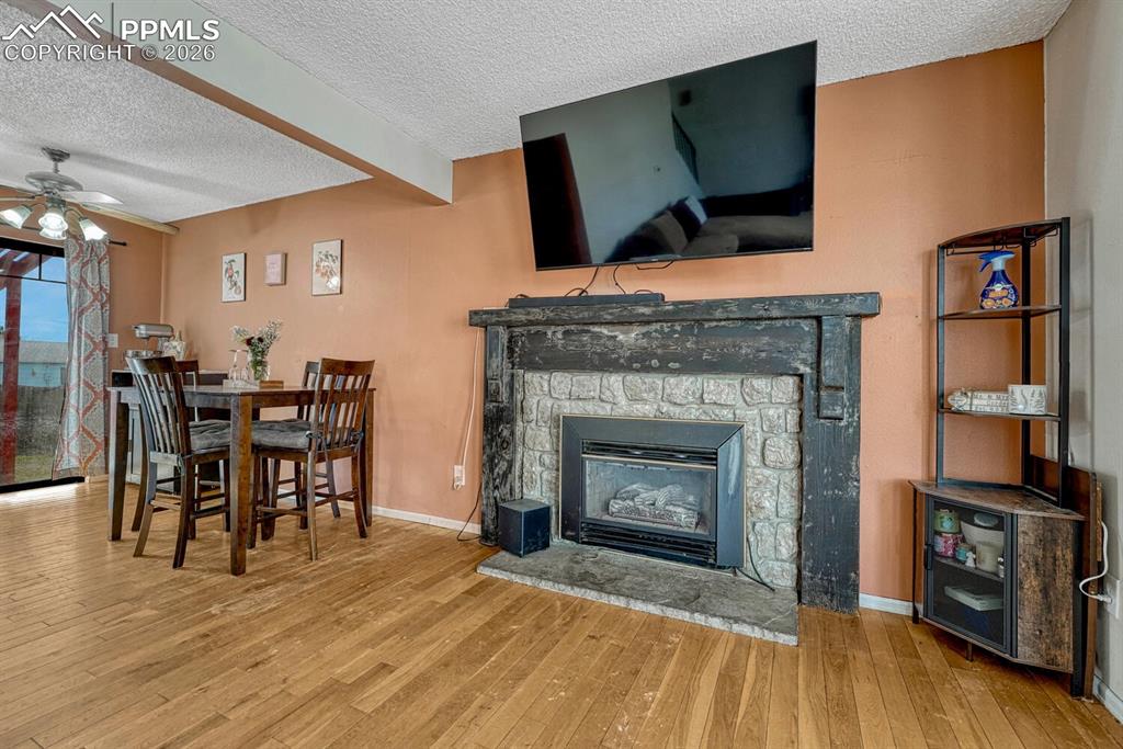 Image 10 of 48: Dining Area