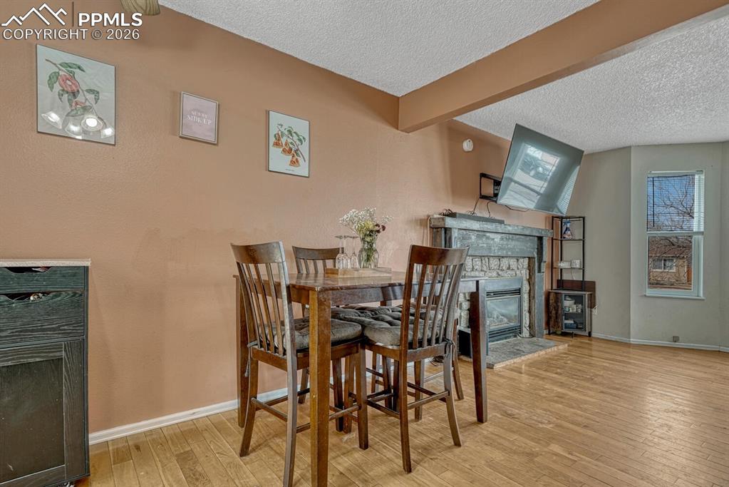 Image 11 of 48: Dining Area