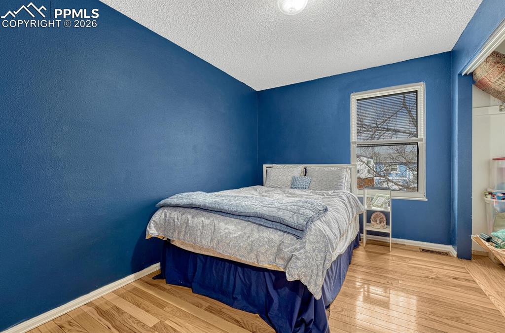 Image 26 of 48: Bedroom