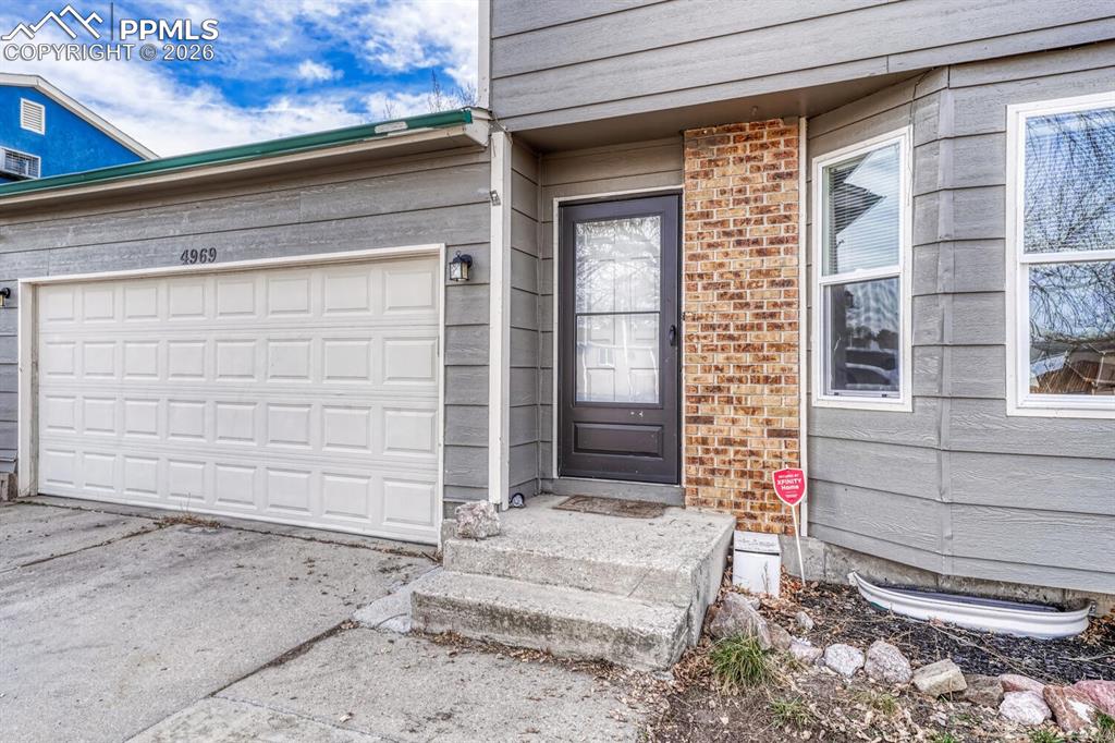 Image 3 of 48: Entry