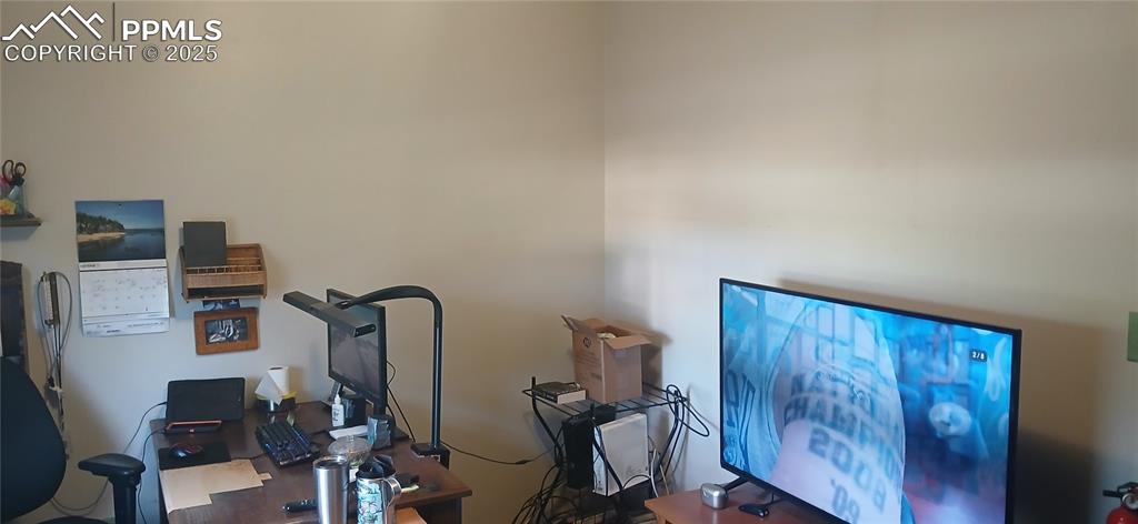 Image 16 of 33: View ofbedroom / office home office