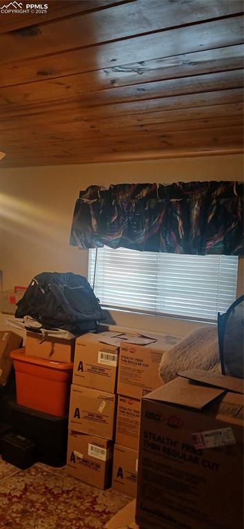 Image 24 of 33: Detailed view of wooden ceiling