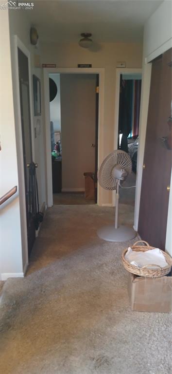 Image 6 of 33: Upstairs hallway