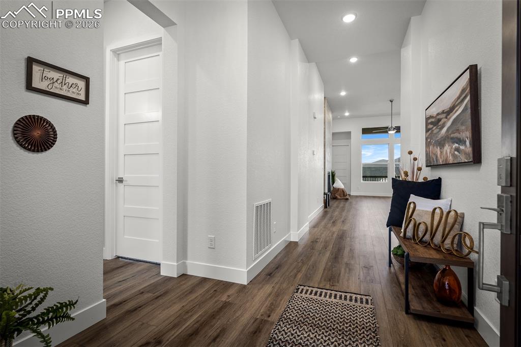 Image 3 of 47: Entry