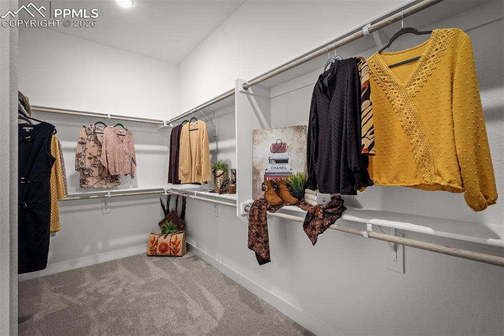 Image 31 of 47: Closet