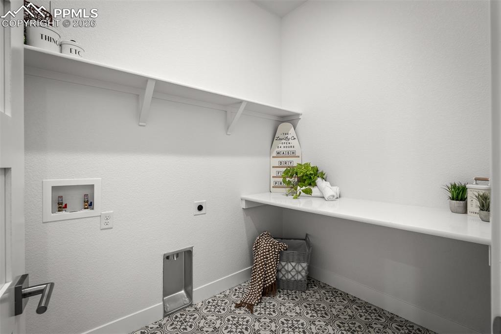 Image 32 of 47: Laundry