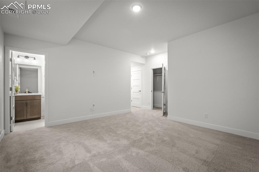 Image 42 of 47: Bedroom