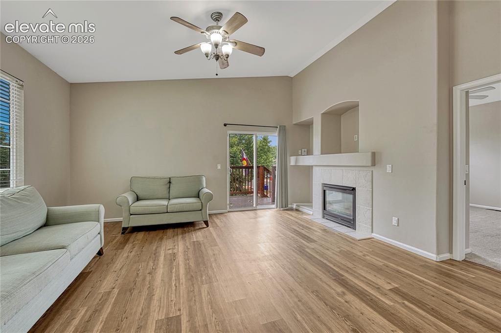 Image 16 of 50: Living Room