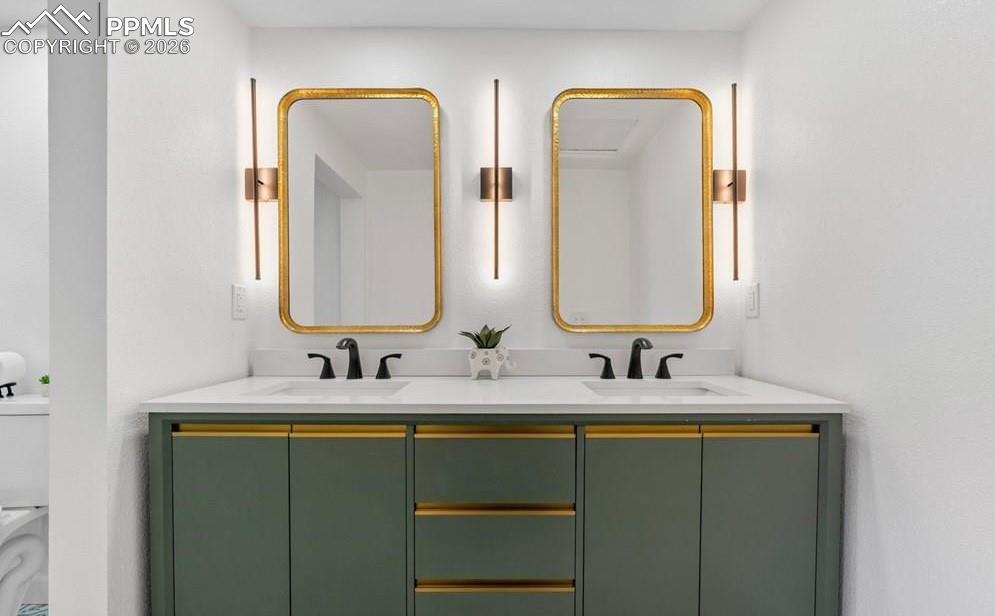 Image 27 of 50: Bathroom