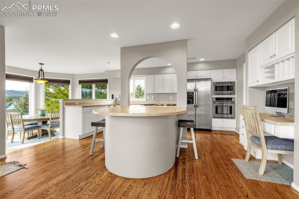 Image 14 of 50: Kitchen