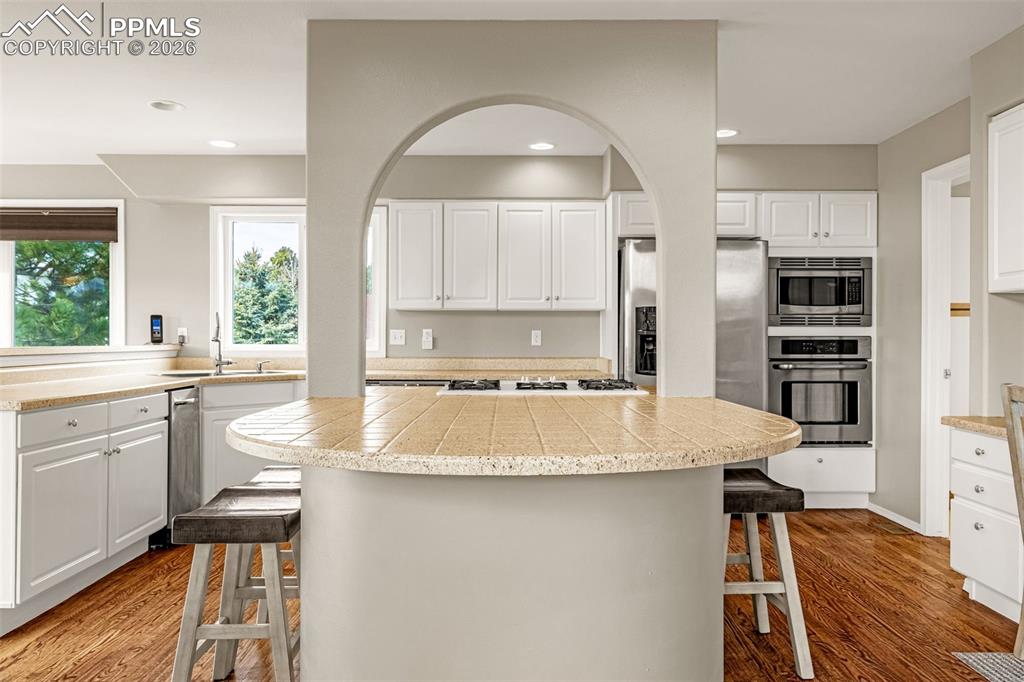 Image 15 of 50: Kitchen