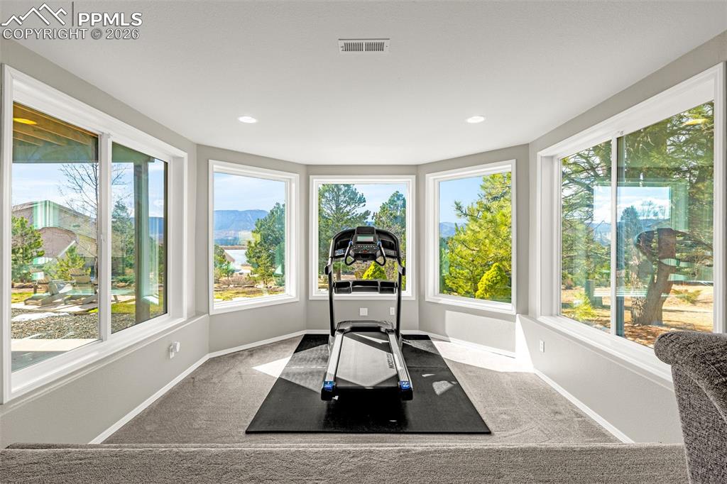 Image 29 of 50: Exercise Room