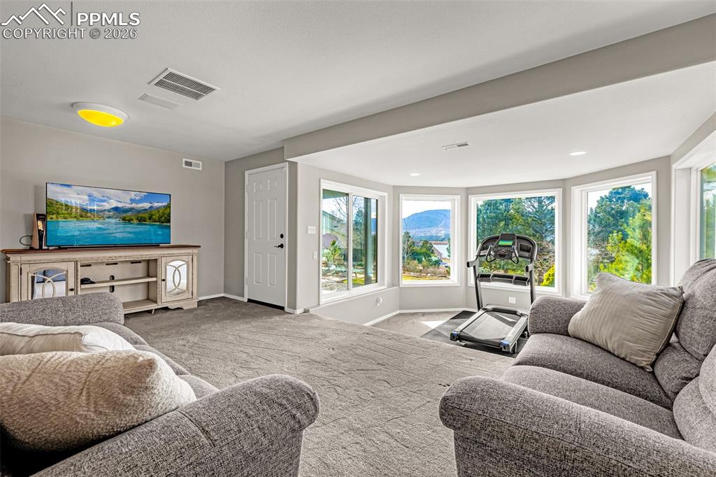 Image 30 of 50: Living Room