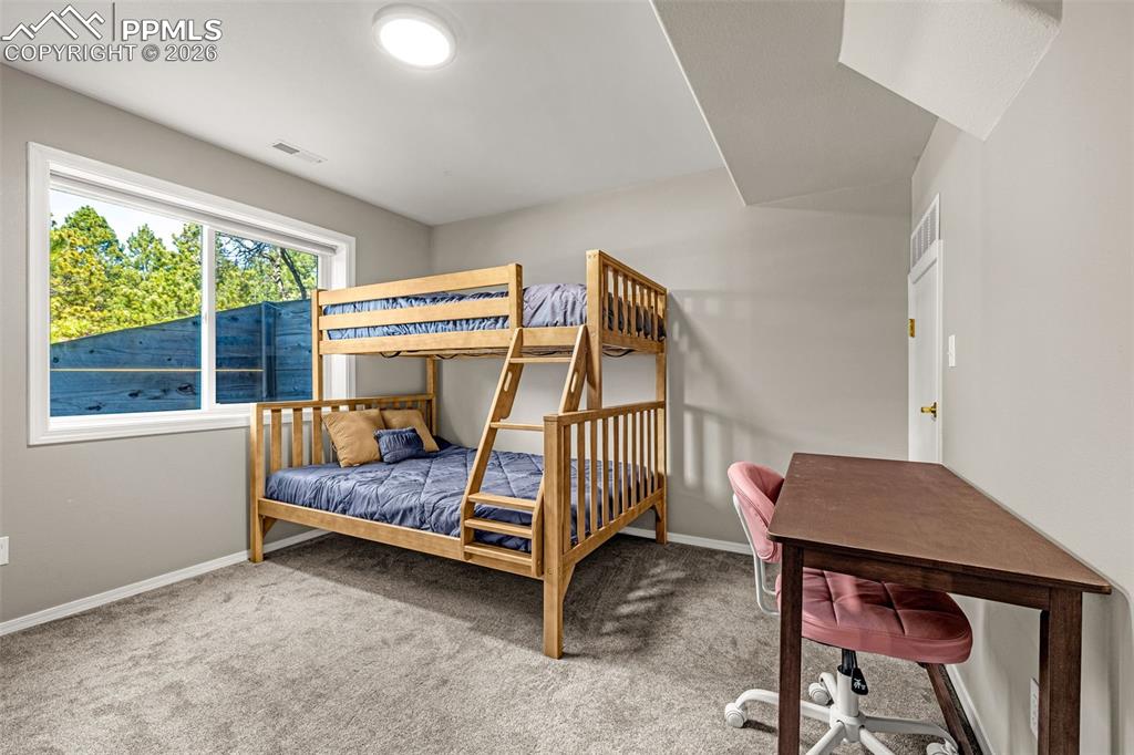 Image 36 of 50: Bedroom