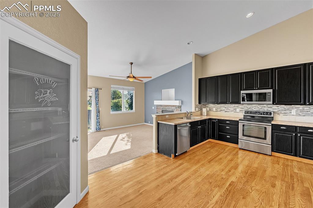 Image 10 of 47: Kitchen