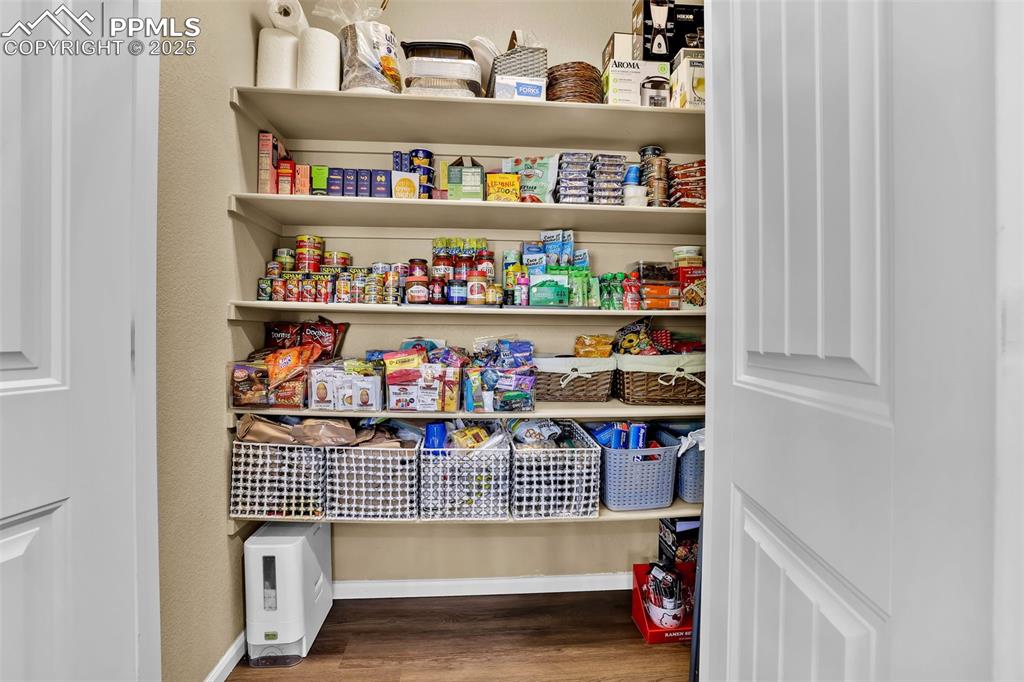 Image 16 of 50: Walk-in Pantry