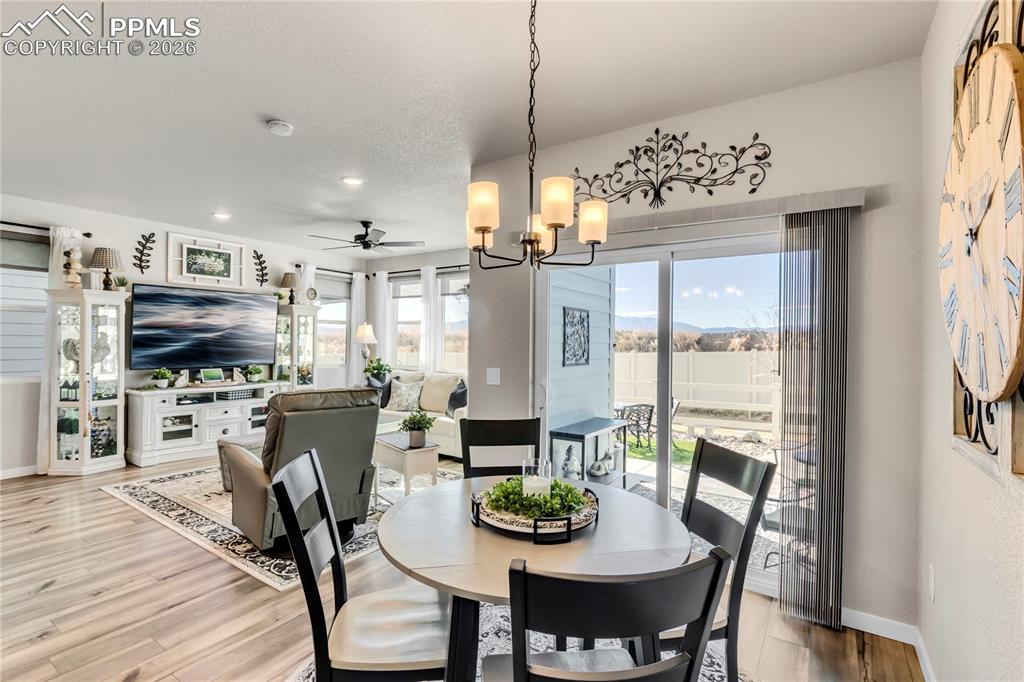 Image 14 of 38: Dining Area