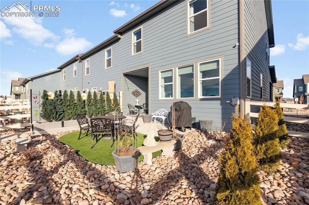 Image 35 of 38: Back of Structure