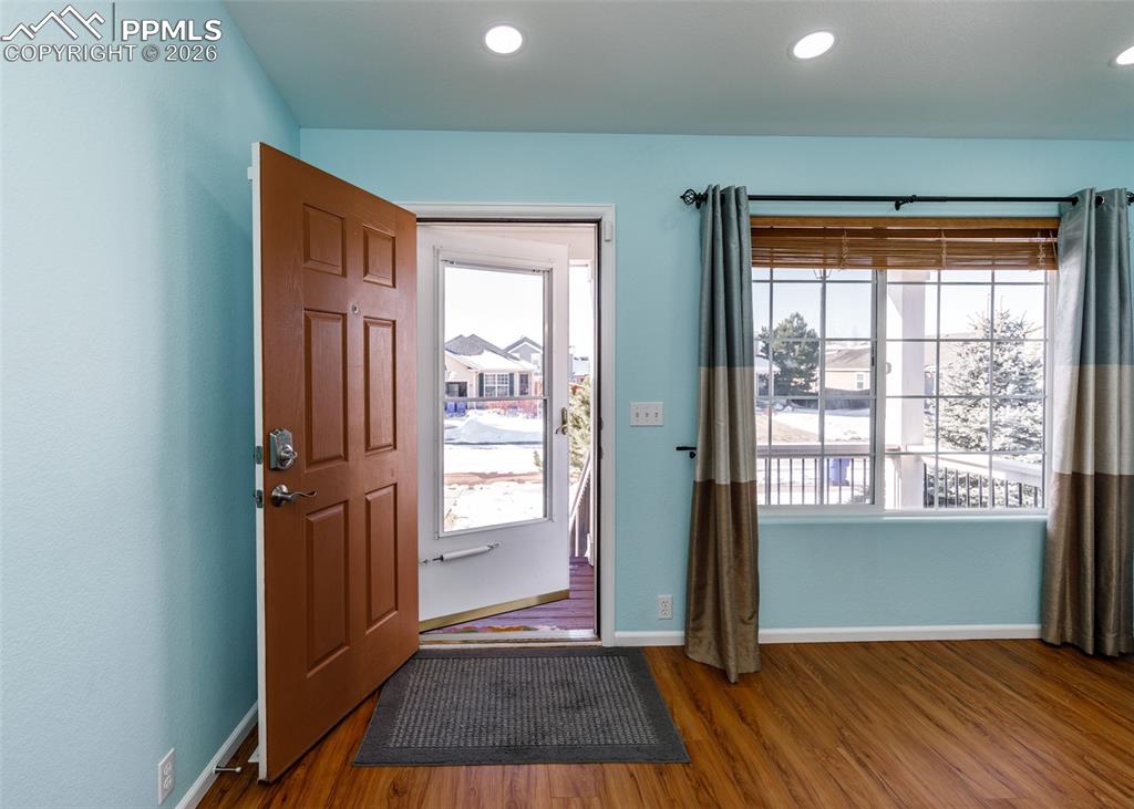 Image 5 of 50: Entry