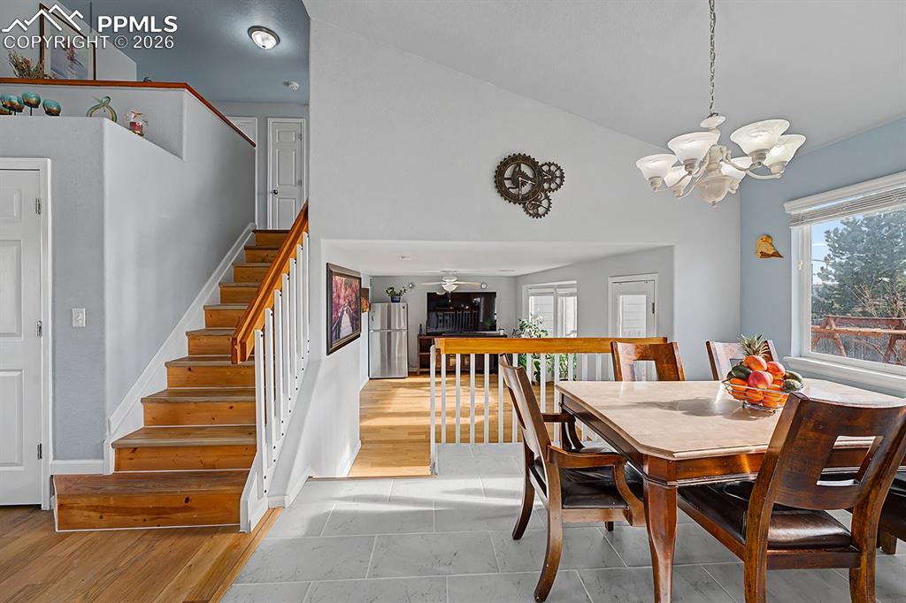 Image 10 of 34: Dining Area