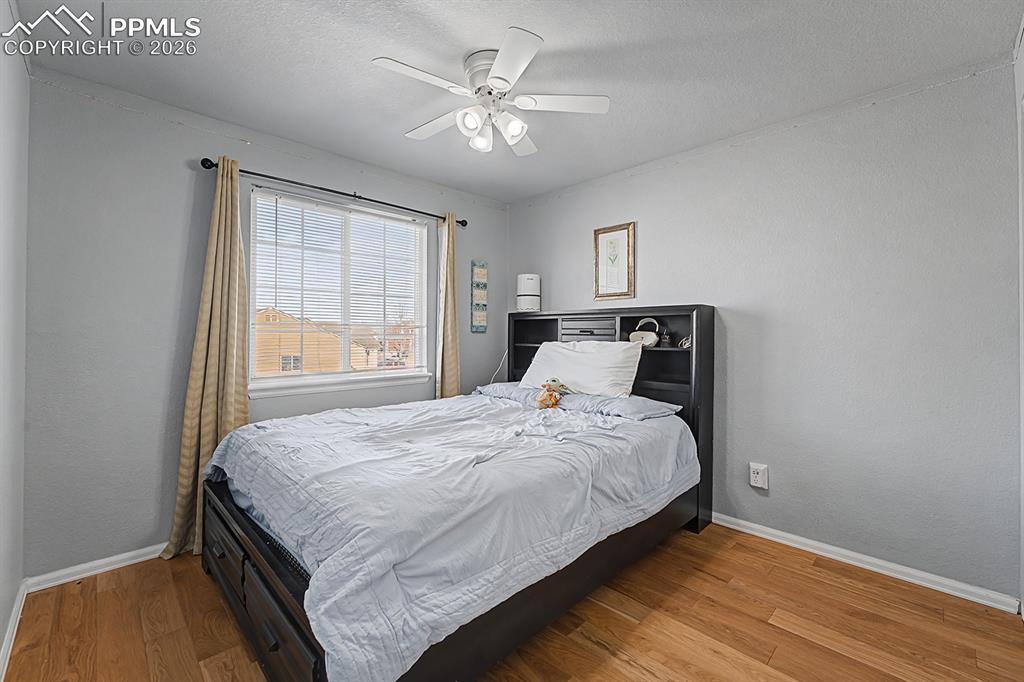 Image 26 of 34: Bedroom