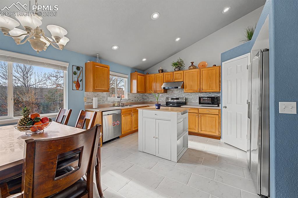 Image 8 of 34: Kitchen