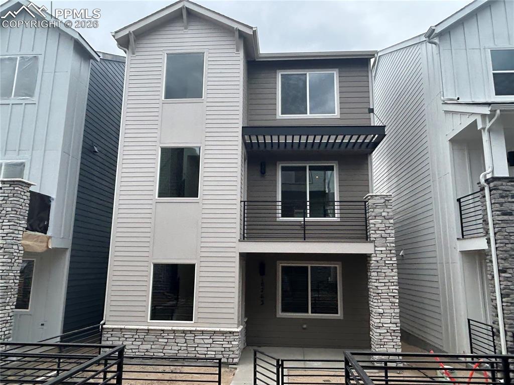 Image 1 of 30: Front of Structure