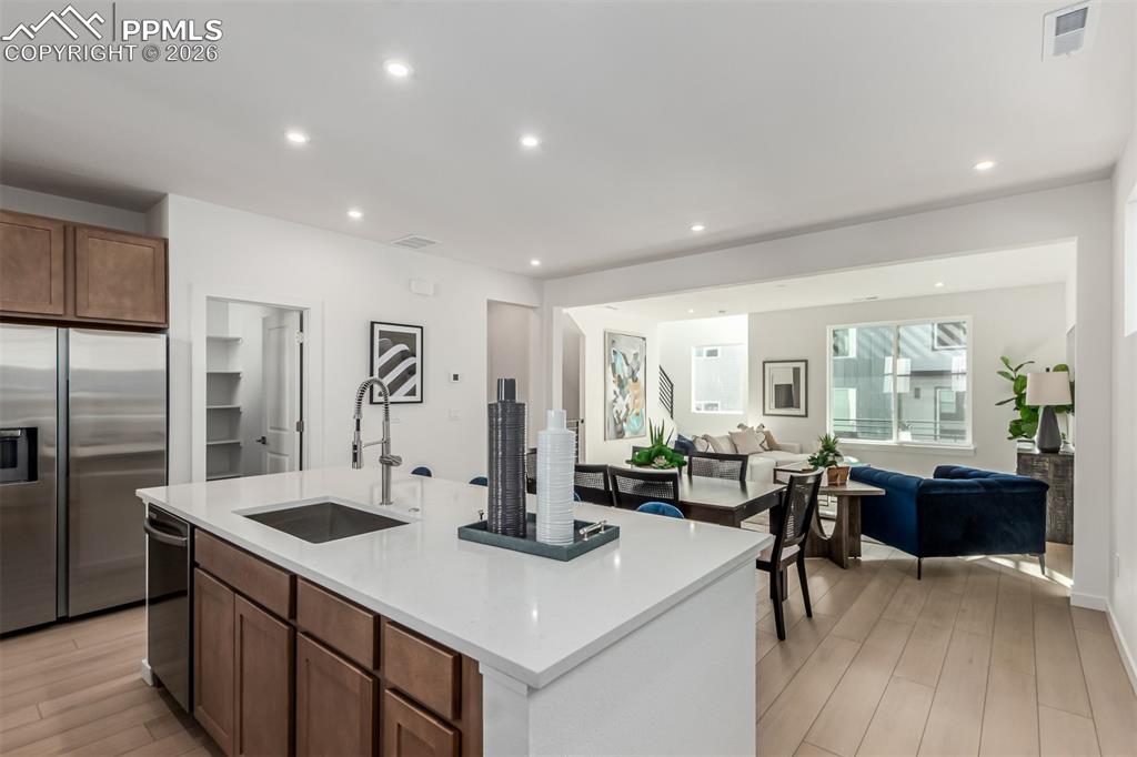 Image 11 of 30: Kitchen