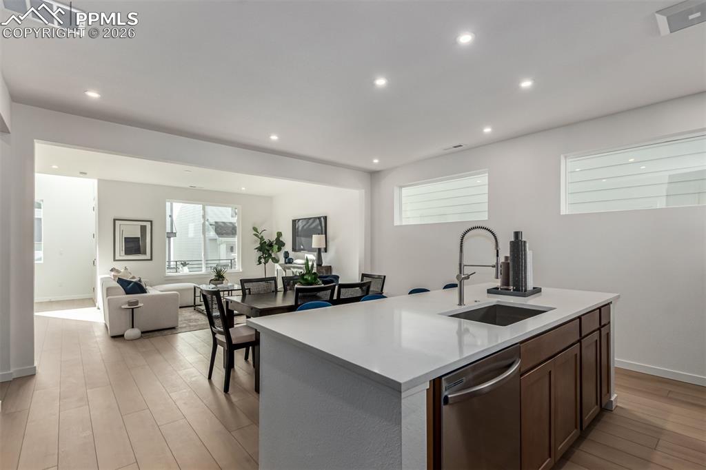 Image 12 of 30: Kitchen