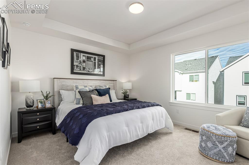 Image 15 of 30: Bedroom