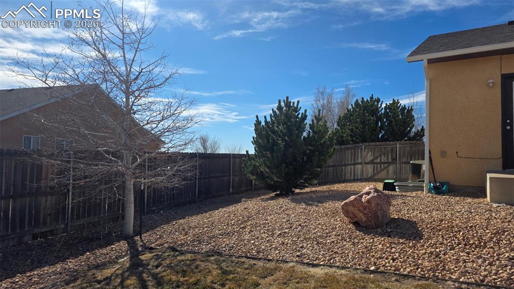 Image 17 of 29: Yard