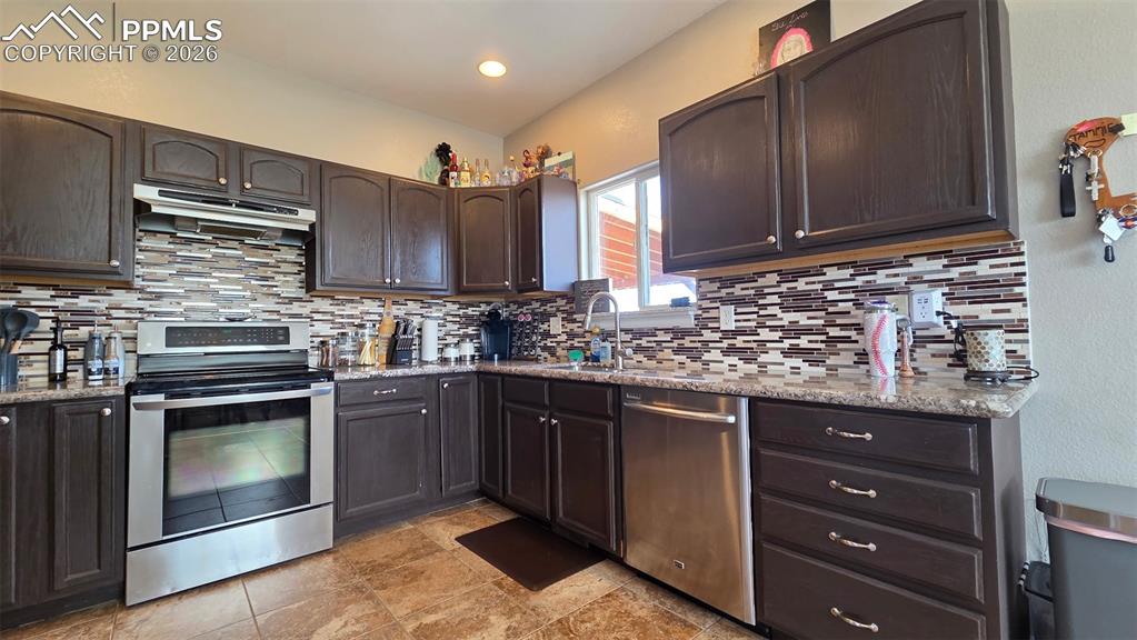 Image 5 of 29: Kitchen