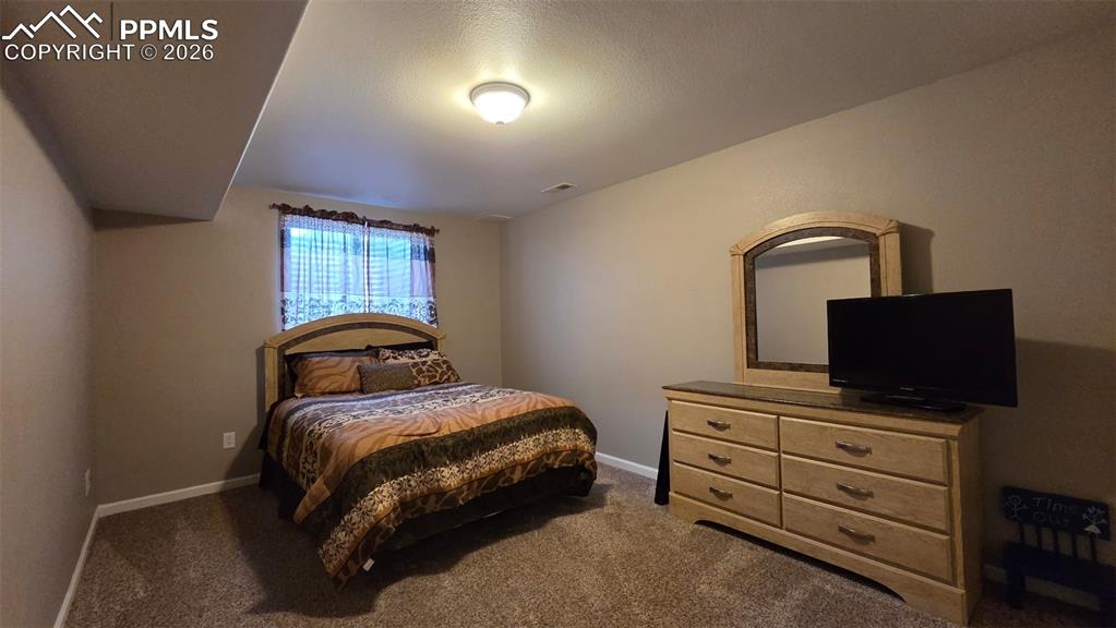 Image 8 of 29: Bedroom