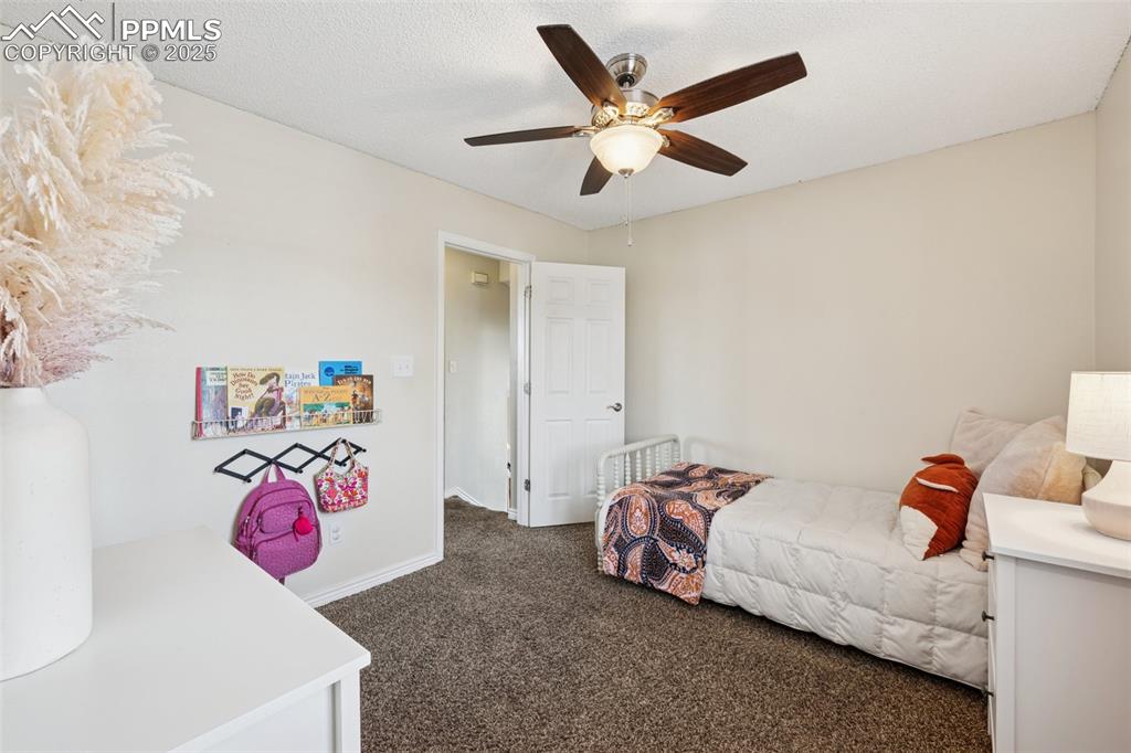 Image 19 of 36: Bedroom
