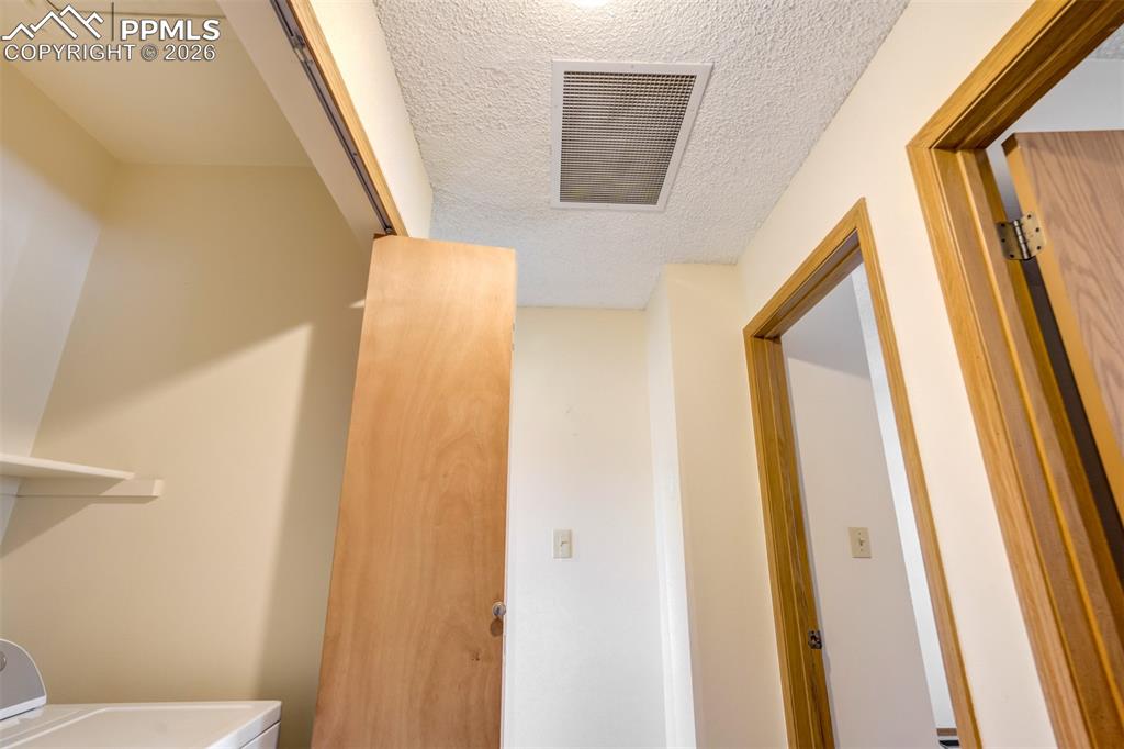 Image 37 of 50: Laundry