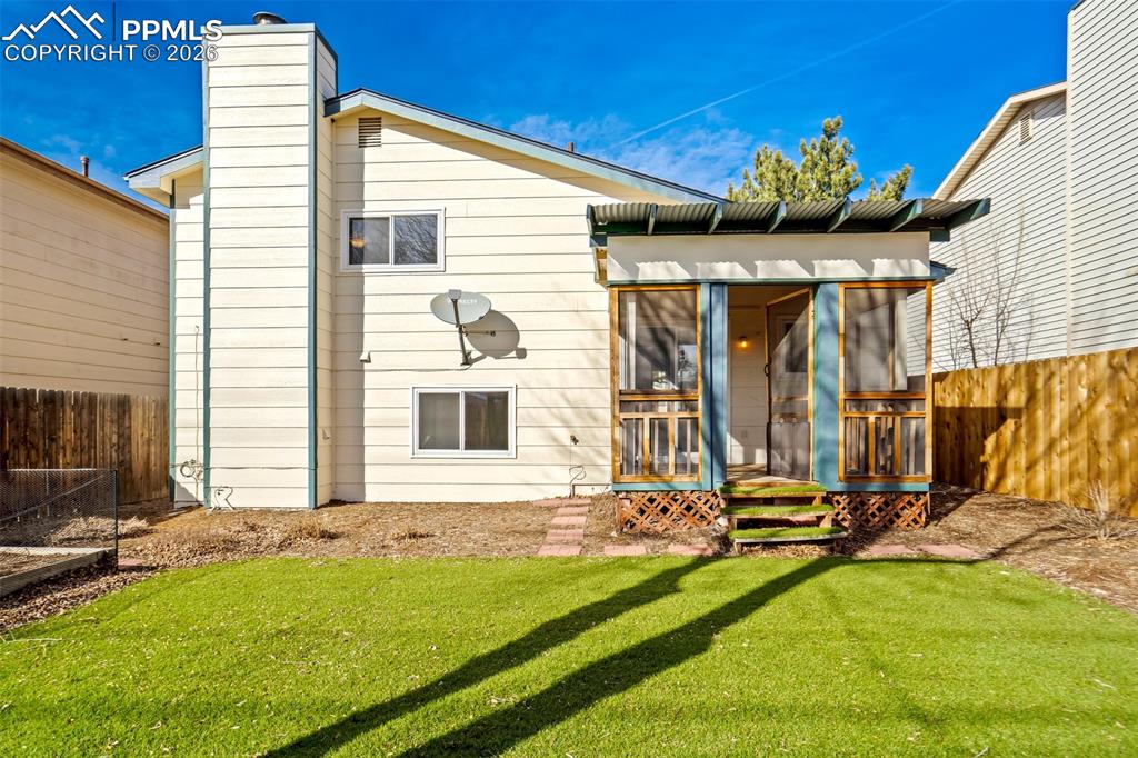 Image 42 of 50: Back of Structure