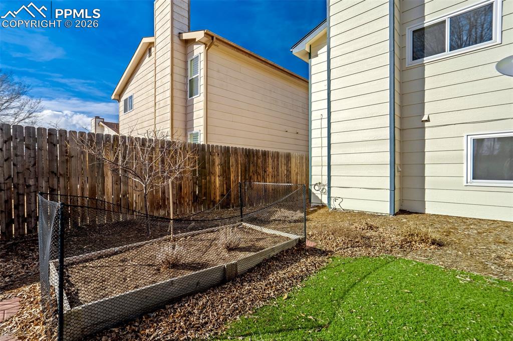 Image 47 of 50: Side of Structure