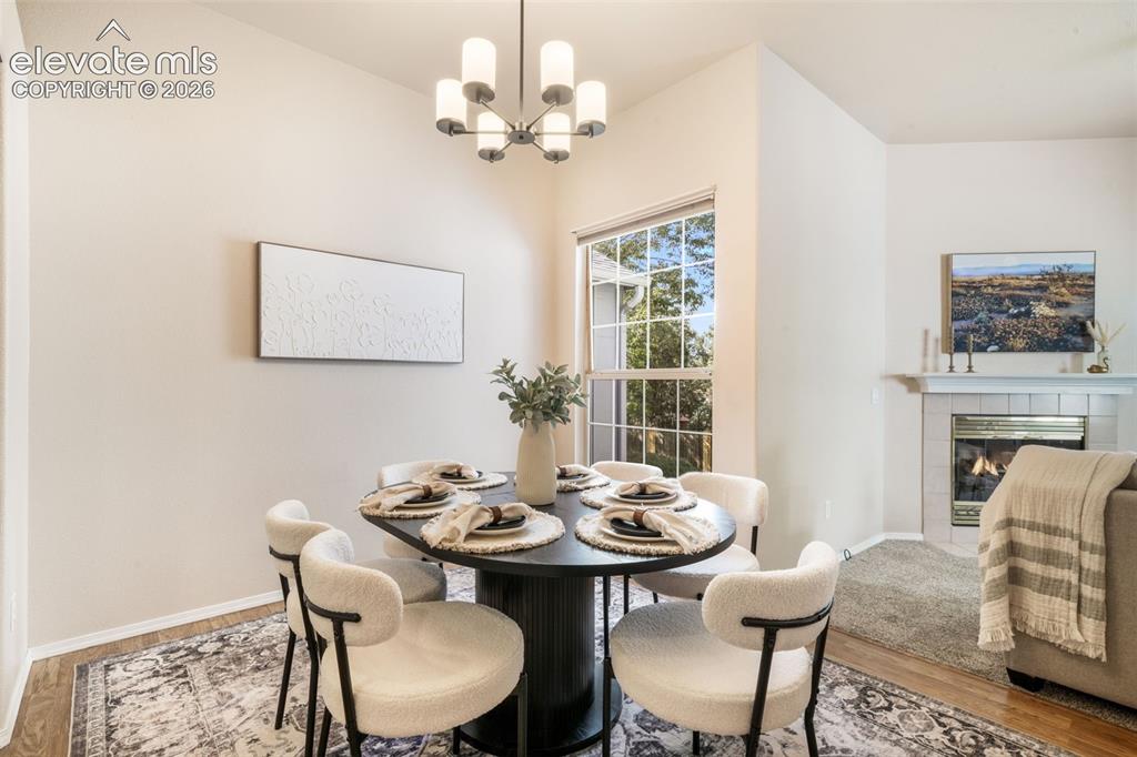 Image 17 of 50: Dining Area