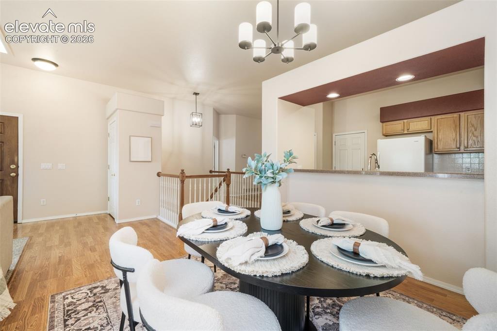 Image 19 of 50: Dining Area
