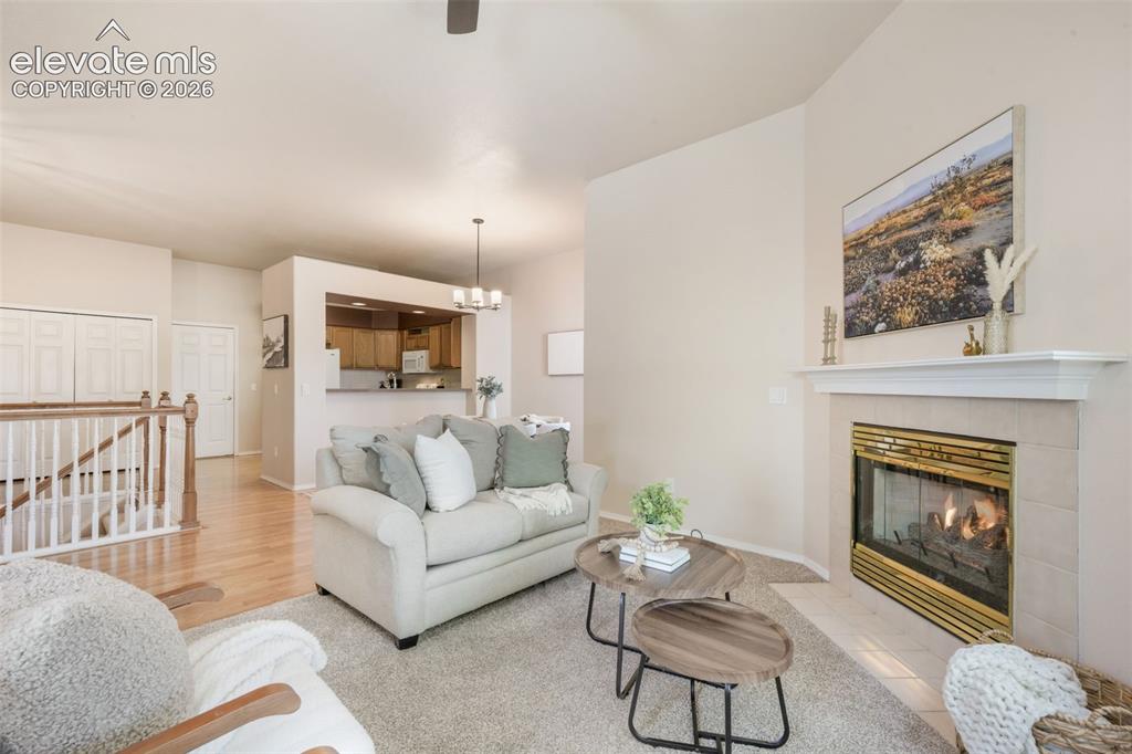 Image 8 of 50: Living Room