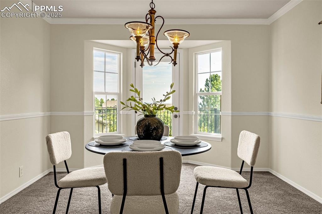 Image 12 of 50: Dining Area