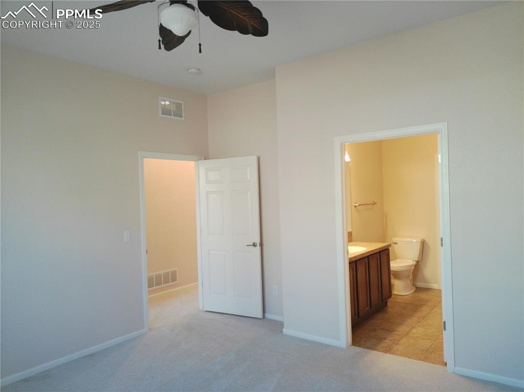 Image 21 of 35: Bedroom