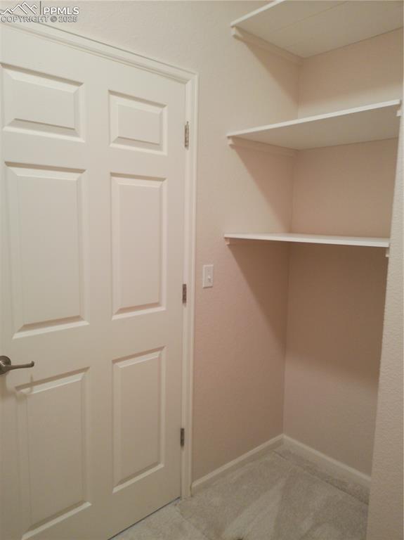 Image 27 of 35: Closet