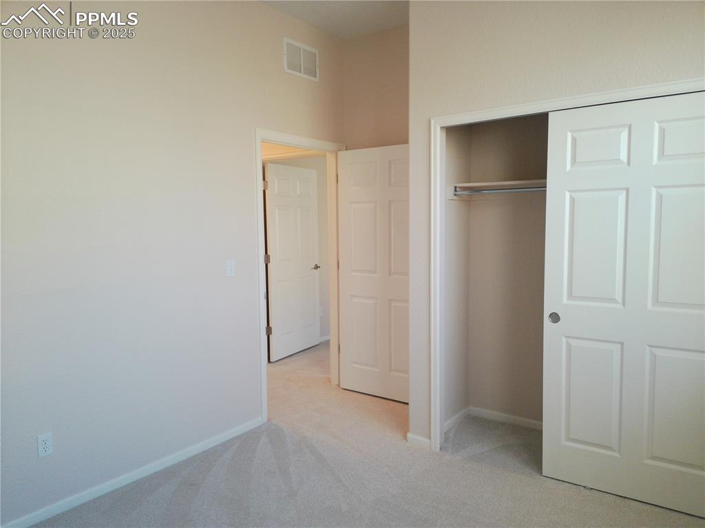 Image 32 of 35: Bedroom