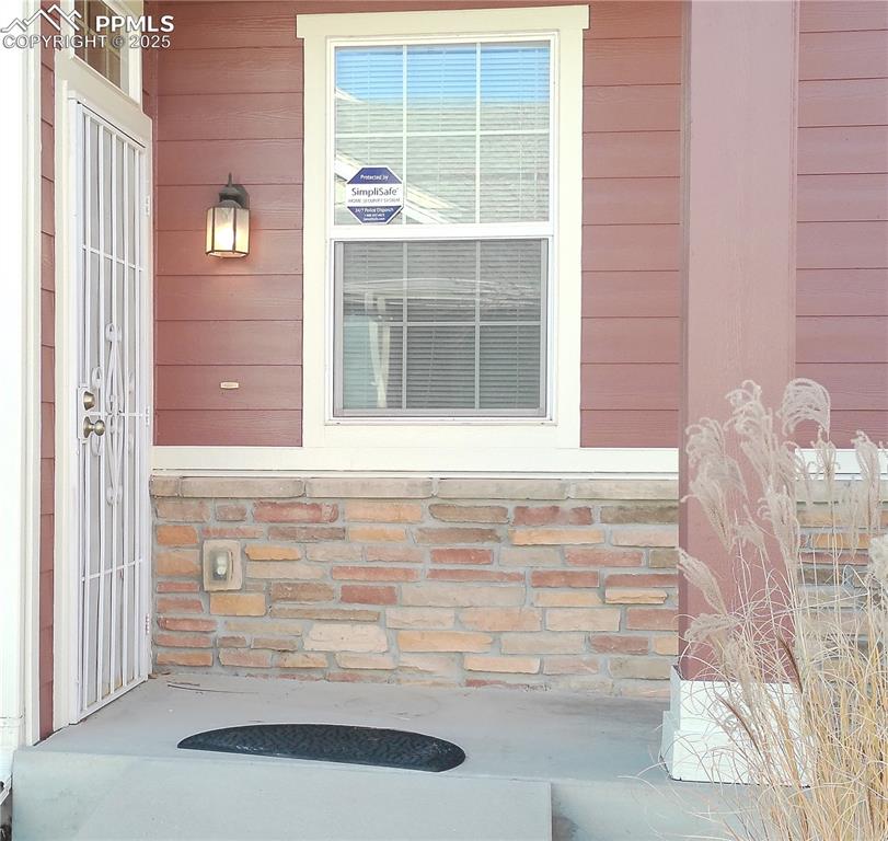 Image 4 of 35: Entry