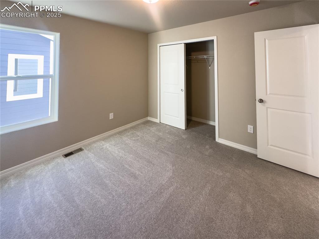 Image 24 of 25: Bedroom